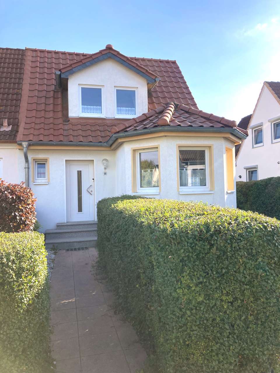 Besichtigung sofort: Doppelhaus, renoviert, in beliebter Lage, Gästehaus im Garten, 300m zum Strand Besichtigung sofort: Doppelhaus, renoviert, in beliebter Lage, Gästehaus im Garten, 300m zum Strand