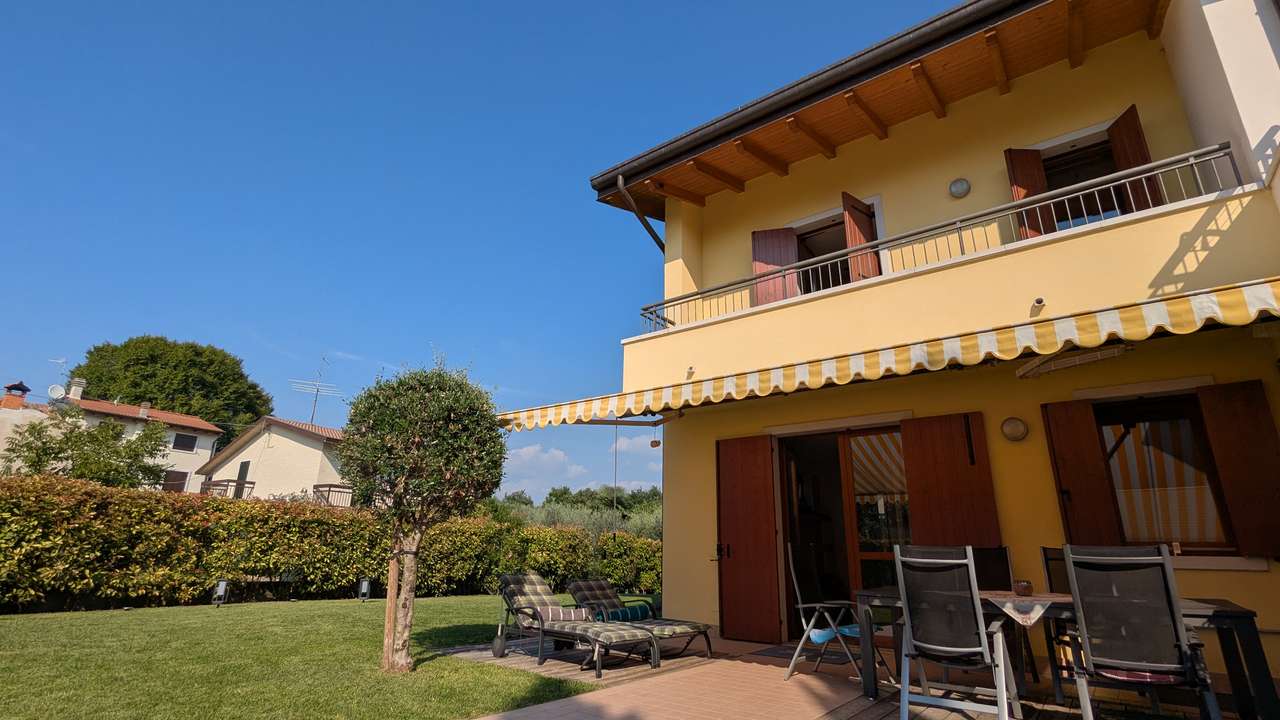 Reihenhaus Lazise Gardasee 400qm Grundstück, Pool, Garage Reihenhaus Lazise Gardasee 400qm Grundstück, Pool, Garage