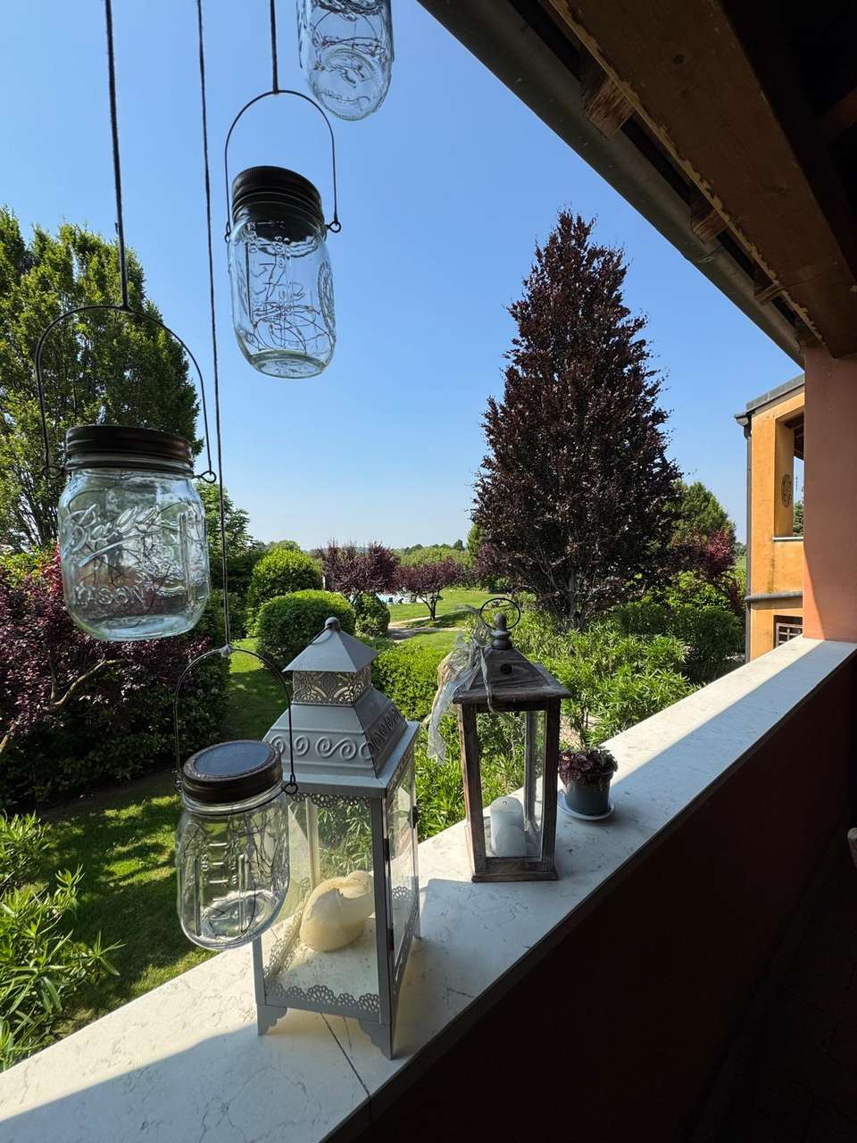 Golf & Gardasee renovierte Maisonette mit Pool, Klima, Garage, möbliert - in Golfanlage Golf & Gardasee renovierte Maisonette mit Pool, Klima, Garage, möbliert - in Golfanlage