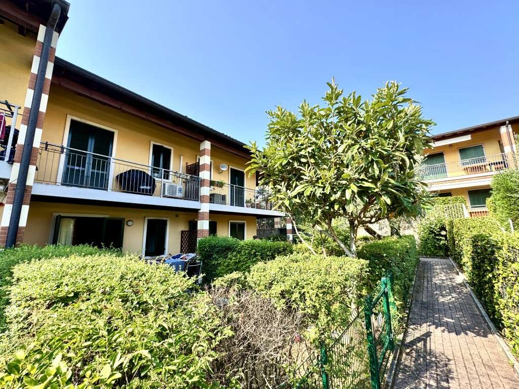 renovierte Fewo mit Pool, Tennis, Garten, Garage, Klima und Golfplatz, nahe Gardasee renovierte Fewo mit Pool, Tennis, Garten, Garage, Klima und Golfplatz, nahe Gardasee