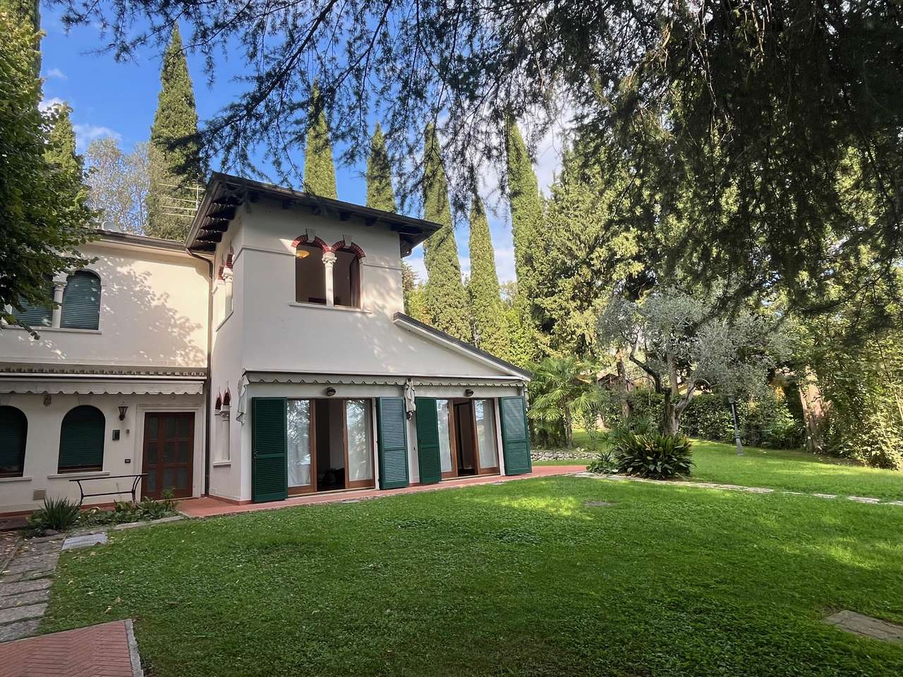 coming soon - historische Villa in Garda am Gardasee mit Seeblick coming soon - historische Villa in Garda am Gardasee mit Seeblick